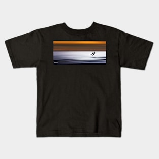 F L Y I N G Kids T-Shirt